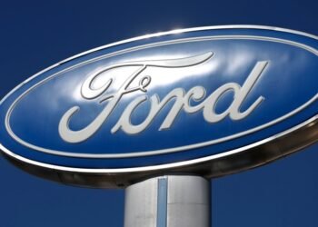 Cerrará Ford con una producción de 290 mil vehículos, 35% más que 2022
