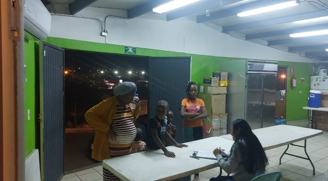 Permanece flujo constante de migrantes en albergue San Juan Bosco Permanece flujo constante de migrantes en albergue San Juan Bosco