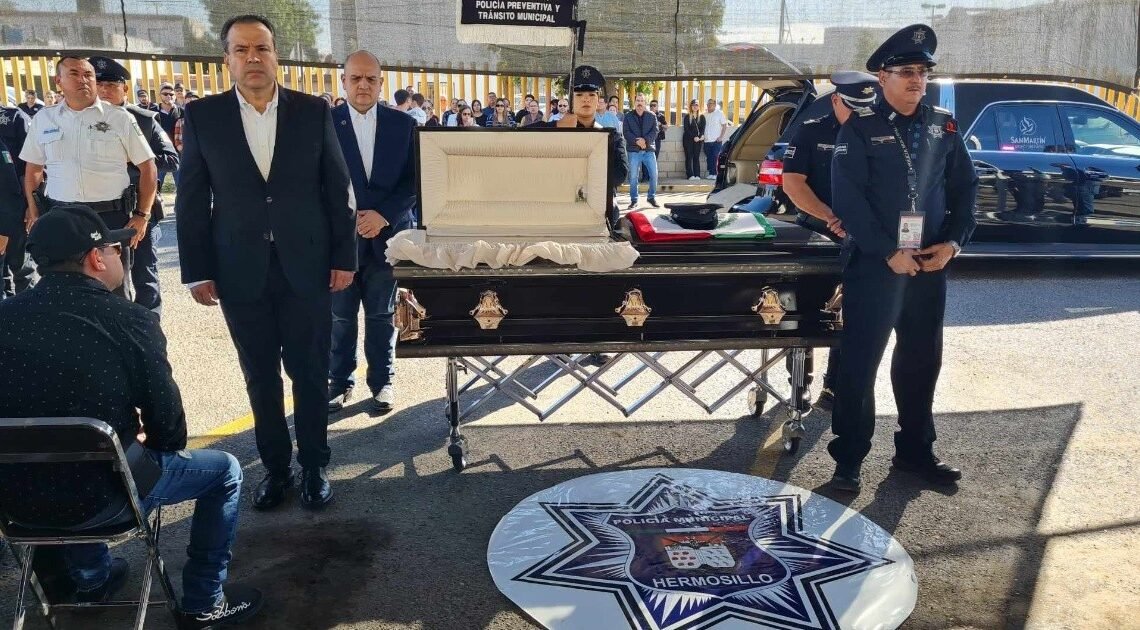 Emotiva despedida en la Comandancia Norte a Martín Aganza quien falleció ejerciendo su labor