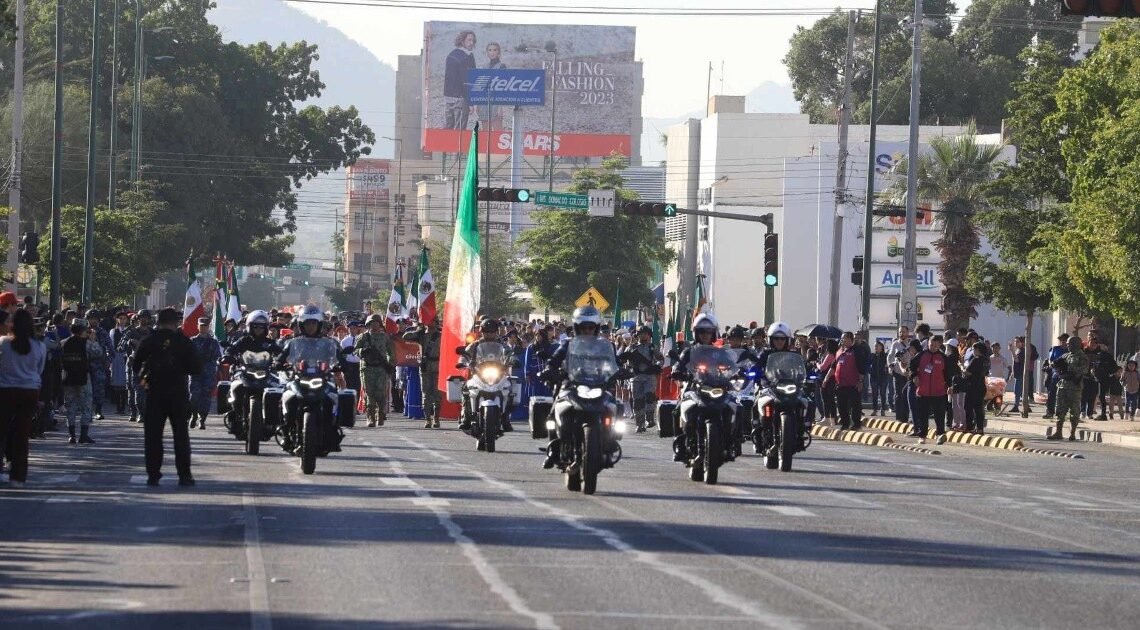 Participan más de 4 mil personas en el Desfile Conmemorativo de la Revolución Mexicana en Hermosillo