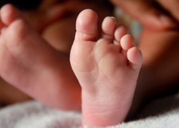 Niña de 3 años es auxiliada por policías tras problemas respiratorios: Hermosillo