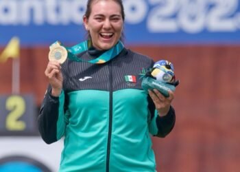 Vota por Alejandra Valencia para arquera del año