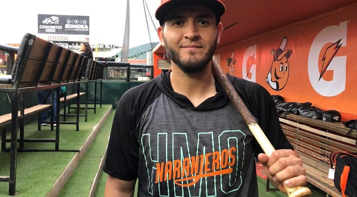 Jasson Atondo quiere tercer guante de oro y título para Naranjeros