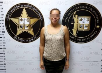 Mujer detenida por agentes de la AMIC tras prender fuego a su expareja