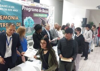 Entrega de 300 becas Index Nogales a hijos de trabajadores maquileros