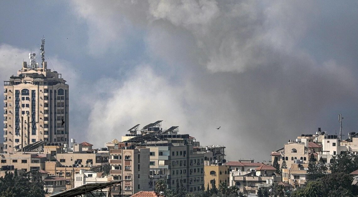Al menos 50 muertos en un ataque de Israel a una escuela en Gaza Al menos 50 muertos en un ataque de Israel a una escuela en Gaza