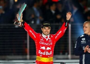 Épica remontada de Sergio Pérez en Las Vegas: ¡Subcampeonato asegurado!