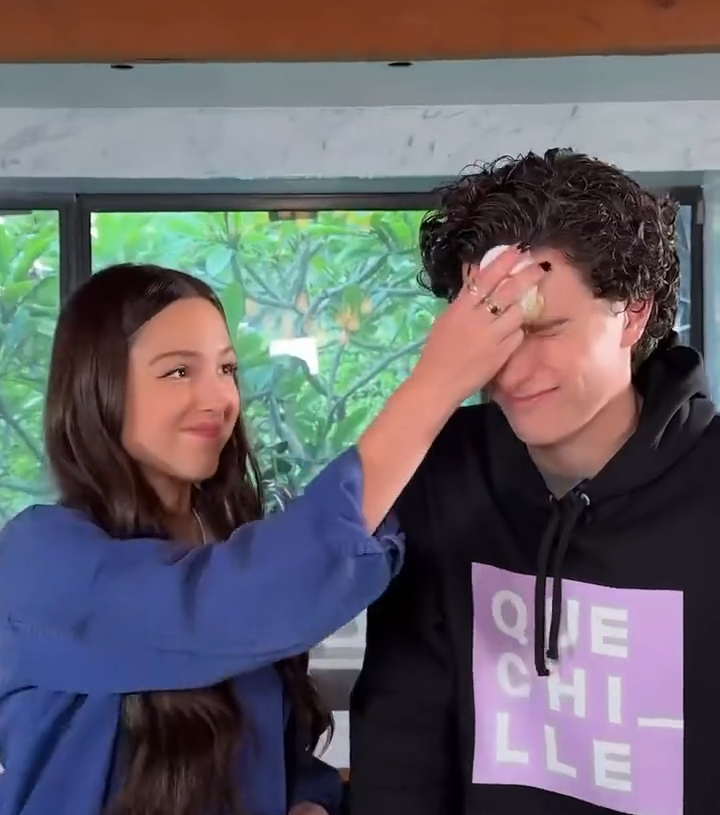 ¿Amor en la cocina? Olivia Rodrigo y Robe Grill cocinan juntos