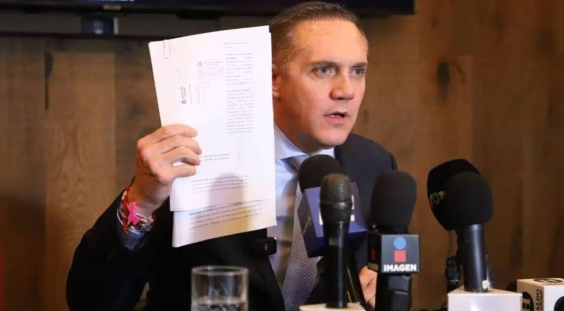 Adrián Rubalcava pausa su renuncia al PRI e interpone juicio para detener designación de Taboada Adrián Rubalcava pausa su renuncia al PRI e interpone juicio para detener designación de Taboada
