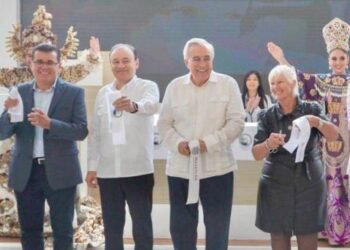 Promueve Durazo puerto de Guaymas para crecimiento económico y turístico