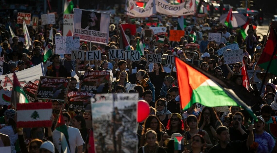 Miles marchan en CDMX contra el genocidio que atribuyen a Israel