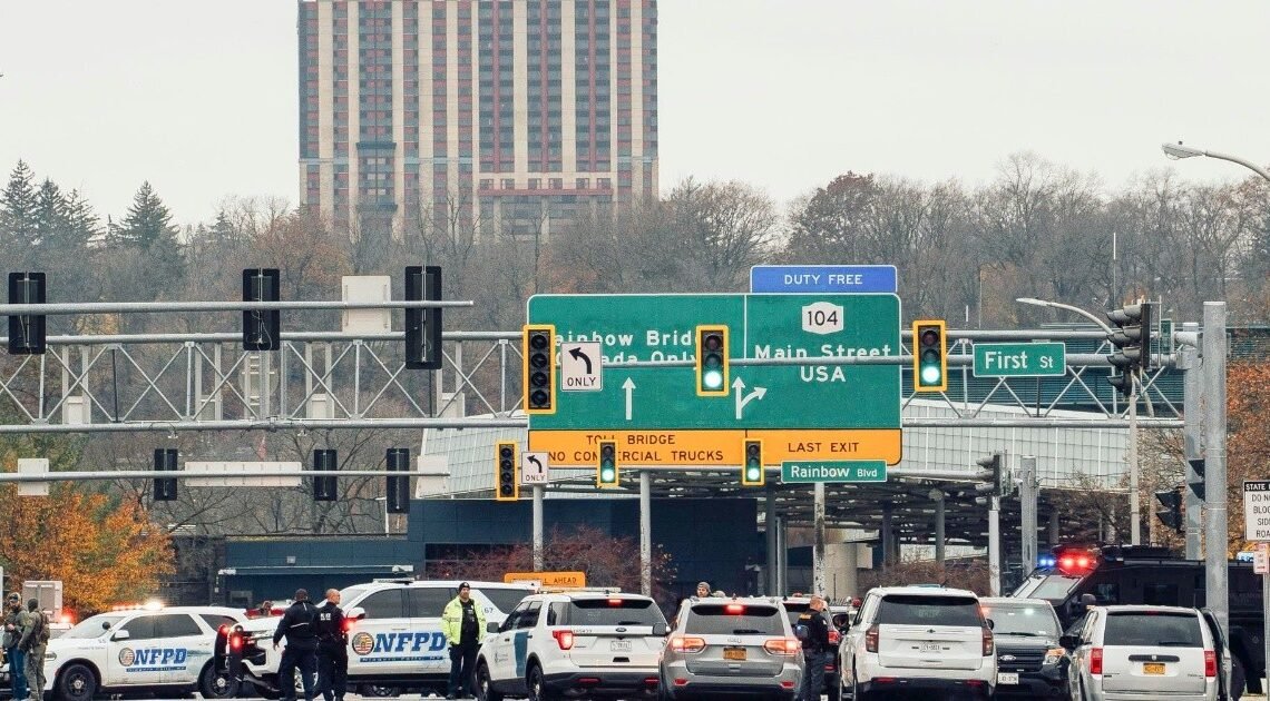 Autoridades de Nueva York descarta motivos terroristas en explosión de vehículo cerca de las Cataratas del Niágara Autoridades de Nueva York descarta motivos terroristas en explosión de vehículo cerca de las Cataratas del Niágara