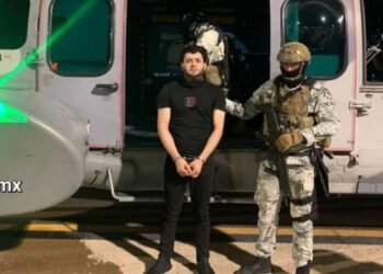 Arriba a las instalaciones de la FGR en CDMX “El Nini”, jefe de seguridad de “Los Chapitos”