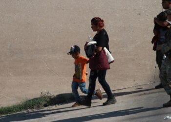 México rechaza enérgicamente la aprobación de la ley SB4 contra migrantes en Texas