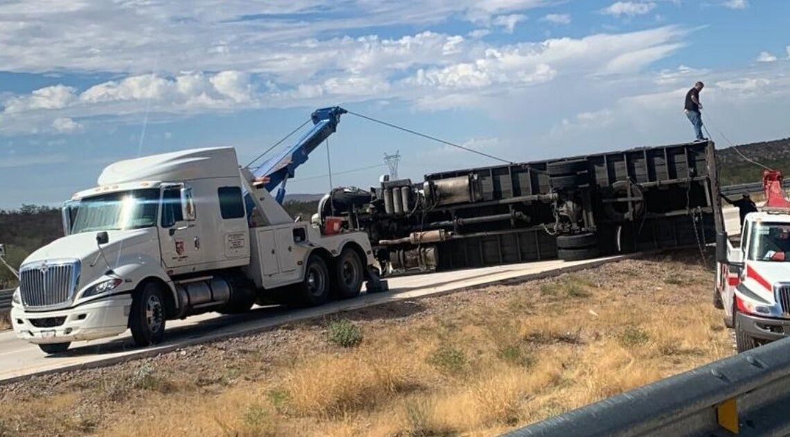 Reportan bloqueo en carretera Hermosillo-Guaymas por caja de tráiler