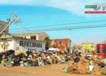 Calles de Acapulco se llenan de basura; continúan trabajos de limpieza