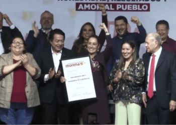 Recibe Claudia Sheinbaum constancia de precandidata única a la Presidencia