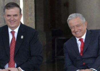 AMLO se alegra que Marcelo Ebrard por regresar a Morena