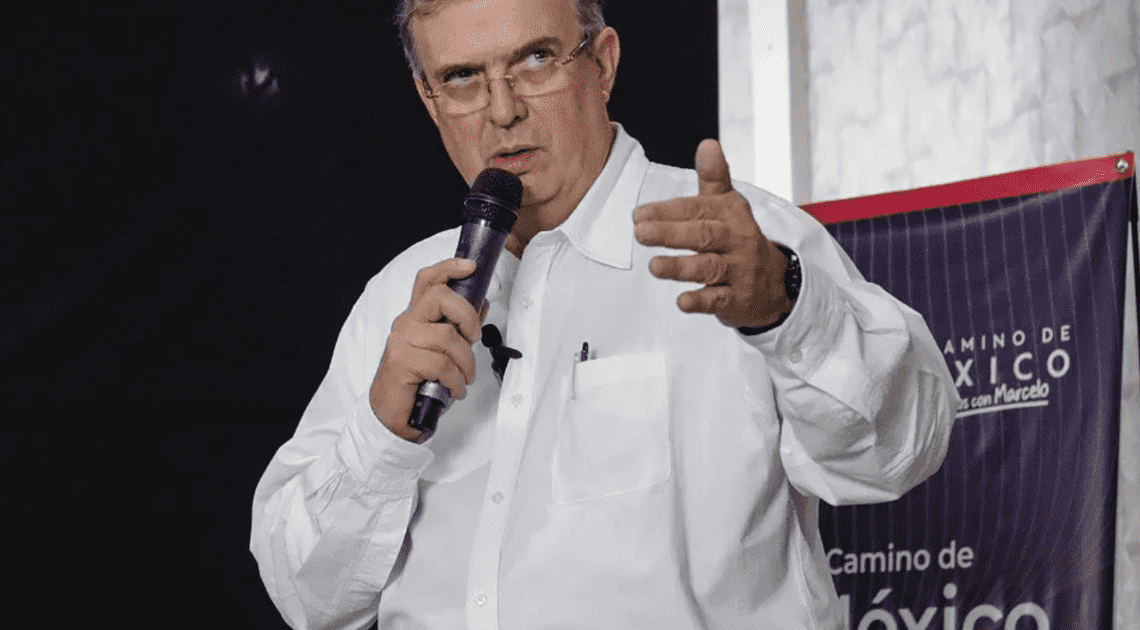 AMLO pide a Ebrard pensar en la unidad y “en el proyecto”