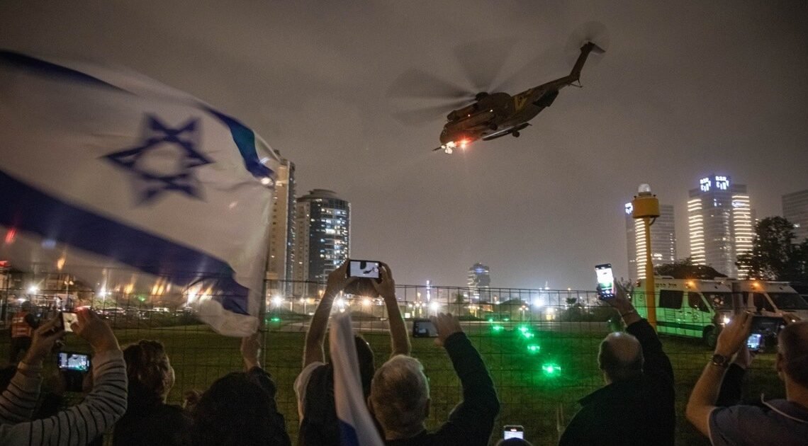 Israel y Hamás acuerdan extender la tregua por dos días más; liberarán más rehenes
