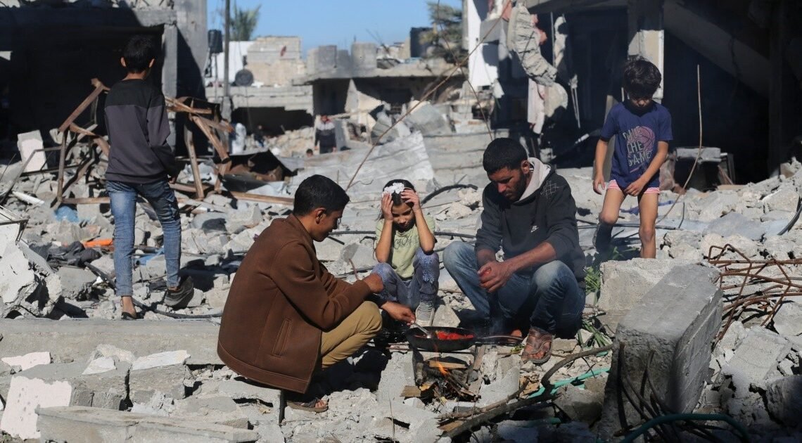 Israel y Hamás alargan tregua mientras se complican las negociaciones