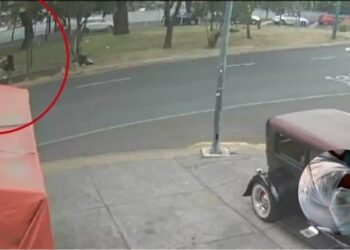 Hombre prende fuego a mujer en situación de calle sin motivo aparente