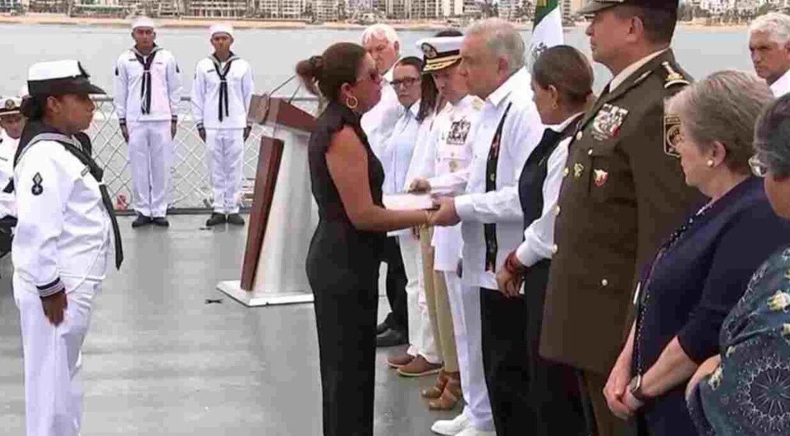 AMLO preside homenaje póstumo a marinos y civiles fallecidos por “Otis” en Acapulco AMLO preside homenaje póstumo a marinos y civiles fallecidos por “Otis” en Acapulco