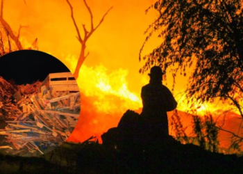 Incendio consume predio lleno de tarimas al poniente de Hermosillo