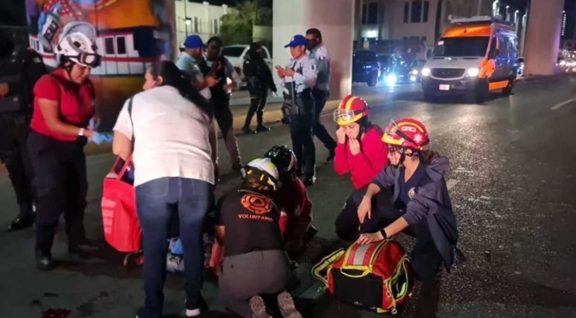 Padre se arroja de Metro con su pequeño hijo a 20 metros de altura en Monterrey Padre se arroja de Metro con su pequeño hijo a 20 metros de altura en Monterrey