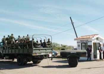 ¿Cuántos aeropuertos controlan las Fuerzas Armadas militares en México?