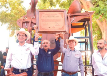 Moctezuma rompe Récord Guinness con la silla de montar más grande