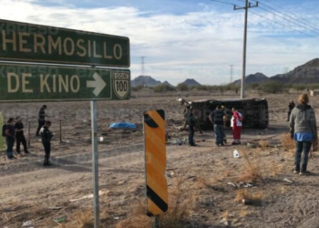 Volcamiento en carretera Hermosillo-Bahía de Kino deja un jornalero sin vida