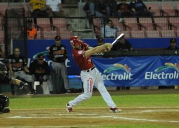 Naranjeros caen ante Navojoa en el primer juego de la serie