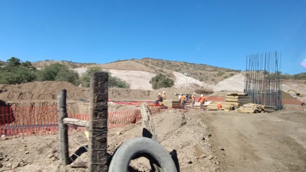 Avanzan trabajos de reubicación de las vías del tren en Nogales Avanzan trabajos de reubicación de las vías del tren en Nogales
