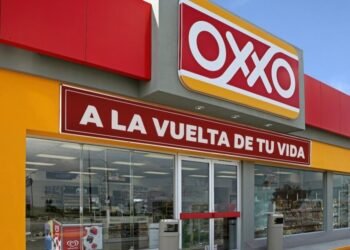Asaltan Oxxo a mano armada
