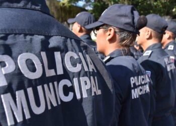 Tres personas fueron detenidas por portación de arma prohibida