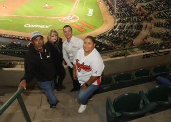 Clientes de Proconsa ganan una carne asada para disfrutar en familia un juego en el estadio de los Naranjeros