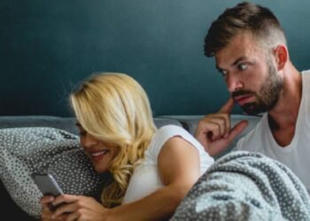 Desafíos en la era digital: ¿Dar likes en Instagram a otras personas es un tipo de infidelidad?