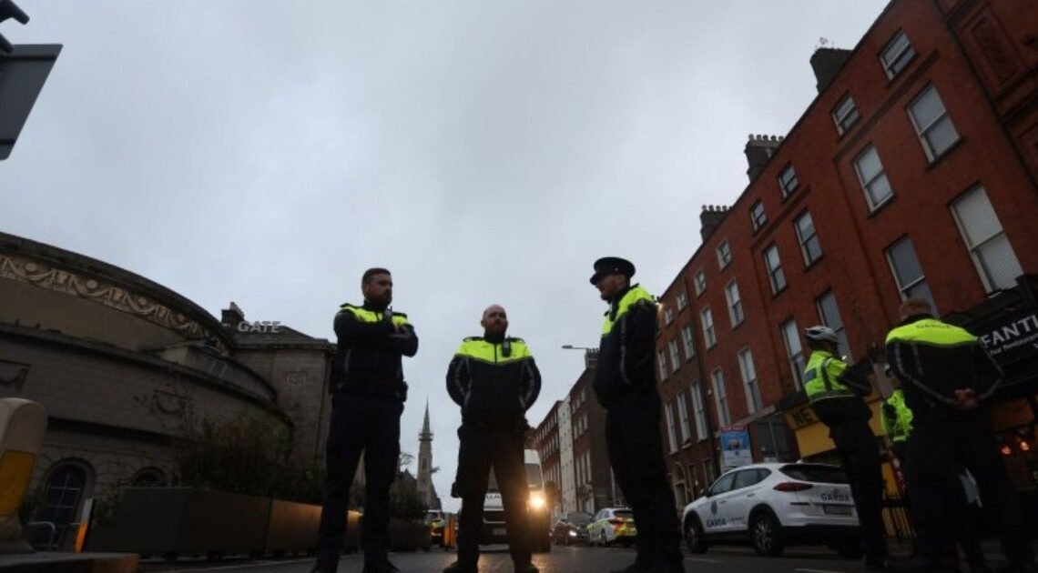 Apuñalamiento cerca de escuela deja al menos 3 niños y 2 adultos heridos en Dublin, Irlanda