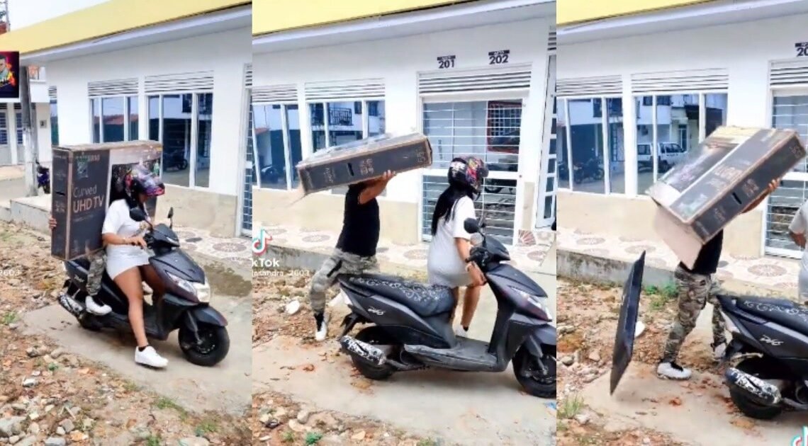 VIDEO: Pareja intenta transportar tele de 55 pulgadas en una moto y termina en desastre VIDEO: Pareja intenta transportar tele de 55 pulgadas en una moto y termina en desastre