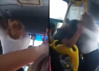 VIDEO: Mujeres se pelean a golpes en transporte público de Nuevo León