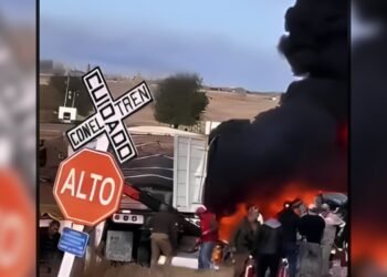 VIDEO: Padre y su hijo de 7 años menonitas mueren en impactante choque con tren en Chihuahua