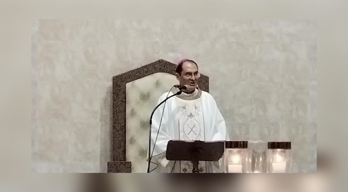 Obispo regresa a Obregón tras ser intervenido quirúrgicamenente en Puebla Obispo regresa a Obregón tras ser intervenido quirúrgicamenente en Puebla