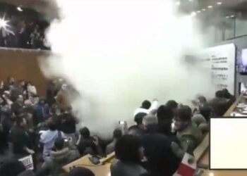 Señalan a militantes de MC de disturbios en Congreso de Nuevo León