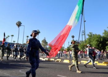 Celebran aniversario 113 de la Revolución Mexicana con desfile cívico