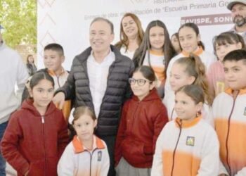 Brindan espacios dignos a estudiantes de Bavispe; rehabilitan primaria