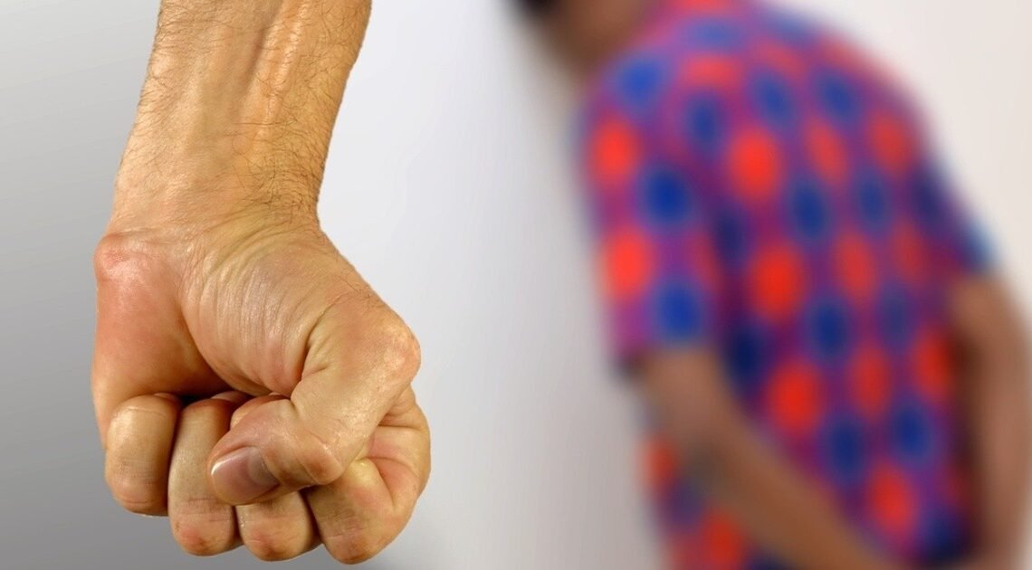 Piden justicia inmediata para Ulises, joven con autismo que fue golpeado por sus vecinos en Hermosillo