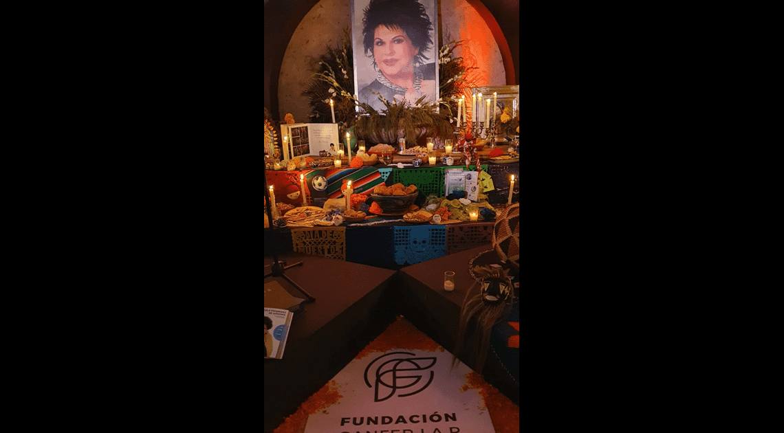 Recuerdan con ofrenda a Marcela Fernández de Gándara