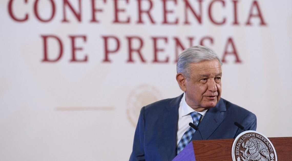 AMLO acepta renuncia de Arturo Zaldívar y piensa en proponer terna de mujeres a la Corte AMLO acepta renuncia de Arturo Zaldívar y piensa en proponer terna de mujeres a la Corte