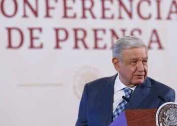 AMLO acepta renuncia de Arturo Zaldívar y piensa en proponer terna de mujeres a la Corte